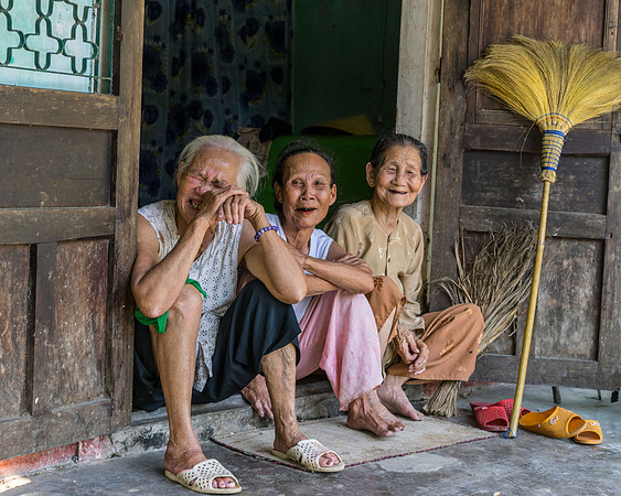 People from Vietnam and Thailand