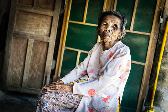 People from Vietnam and Thailand