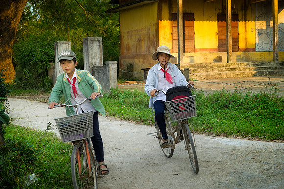 People from Vietnam and Thailand