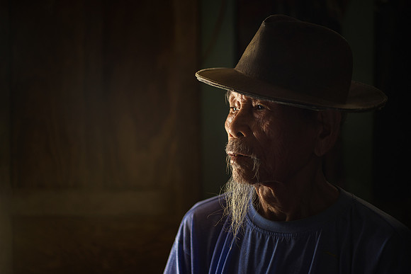 People from Vietnam and Thailand