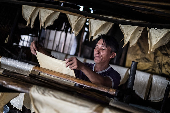 People from Vietnam and Thailand