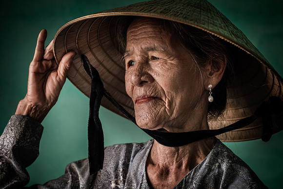 People from Vietnam and Thailand