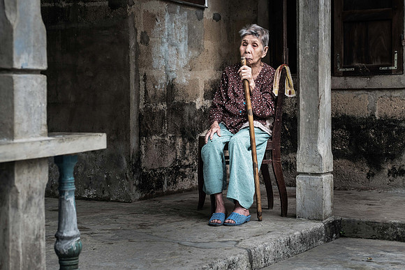 People from Vietnam and Thailand
