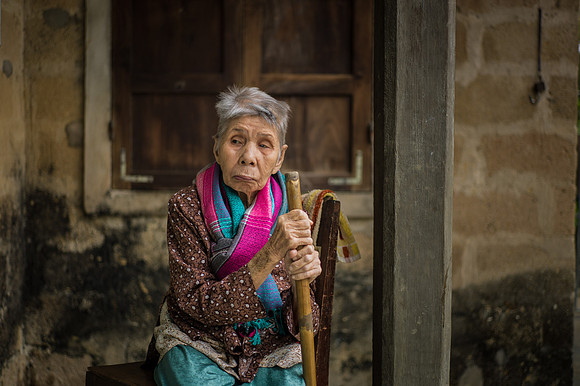 People from Vietnam and Thailand