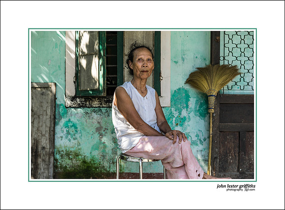 People from Vietnam and Thailand